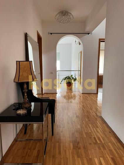 Vila deosebita 11 camere Erou Iancu Nicolae - 6