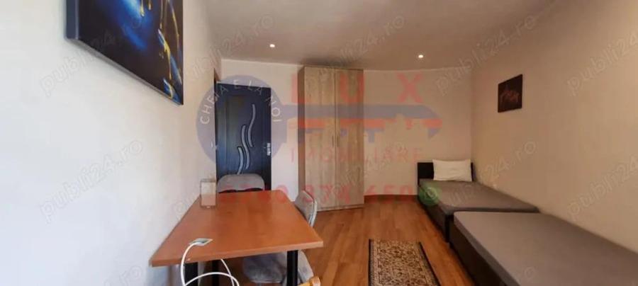 ID 472 DE INCHIRIAT: Apartament 2 camere - 9