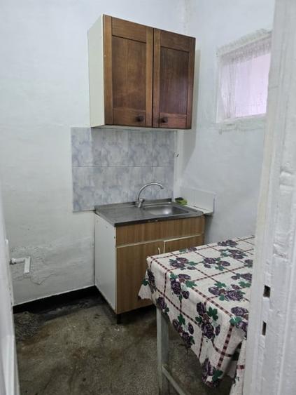 Garsoniera Savinesti spatioasa in zona curata - 6