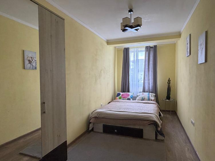 Apartament cu 3 camere decomandat în Central