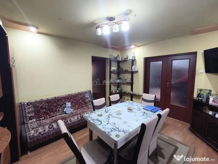 Casă cu 5 camere cu Teren 180 Mp în Muncitoresc