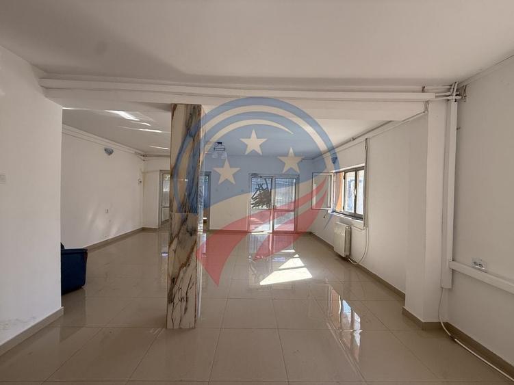 Casă cu 5 camere cu Teren 372 Mp în Central