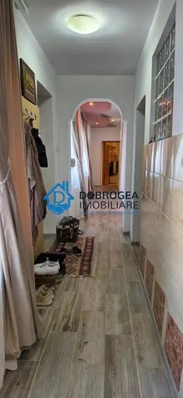 Casă cu 5 camere cu Teren 384 Mp în Păcii