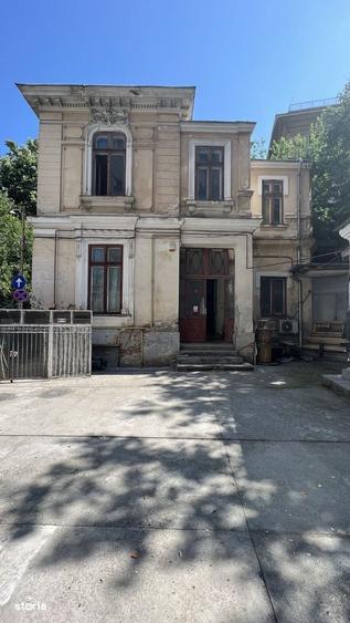 Casă cu 4 camere în Batistei