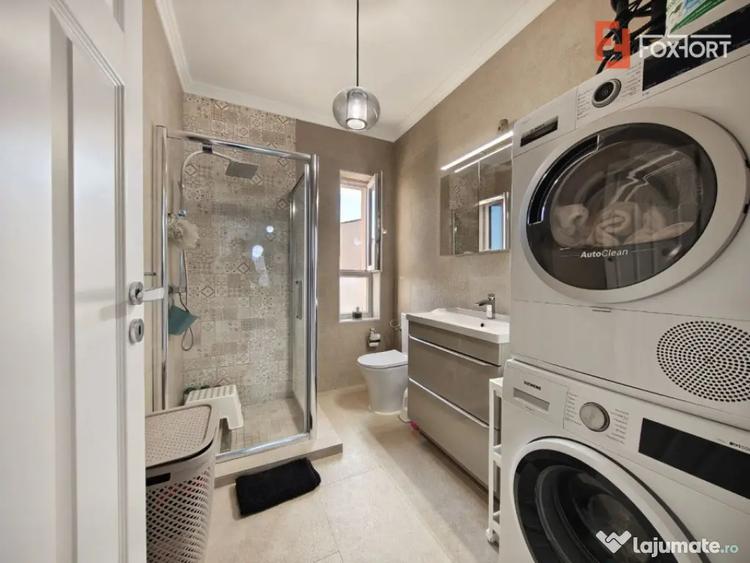 Apartament cu 3 camere decomandat în Girocului