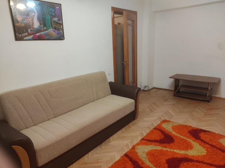 Apartament cu 2 camere decomandat în Pielești
