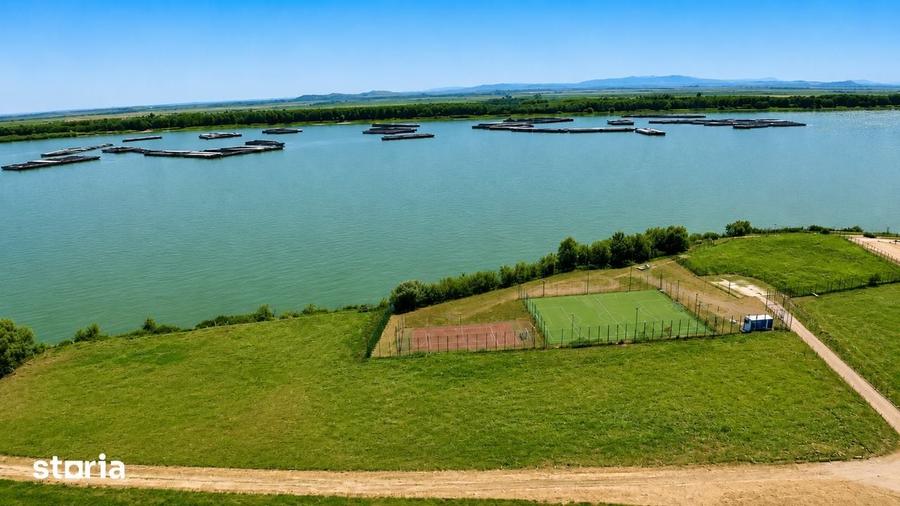 Teren de 800 mp, în Dunărea