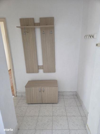 Apartament cu 2 camere, mobilat în Central