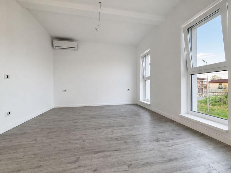 Duplex cu 4 camere cu Canalizare în Ghiroda