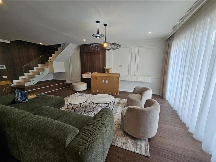 Apartament cu 4 camere semidecomandat, mobilat în Gheorgheni