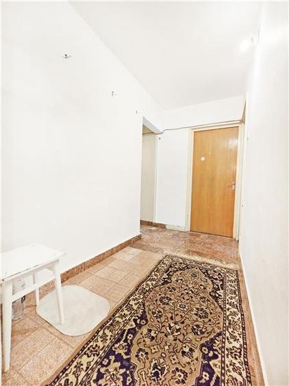Apartament cu 4 camere decomandat în Drumul Taberei