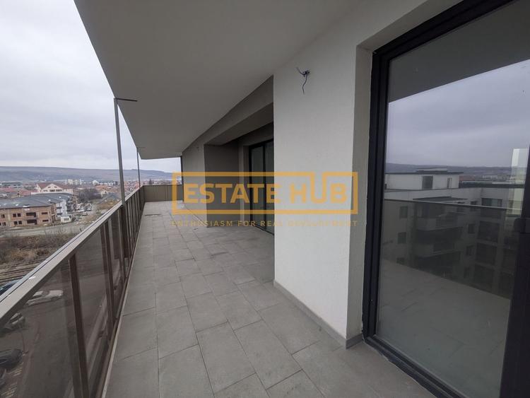 Apartament cu 3 camere semidecomandat în Între Lacuri
