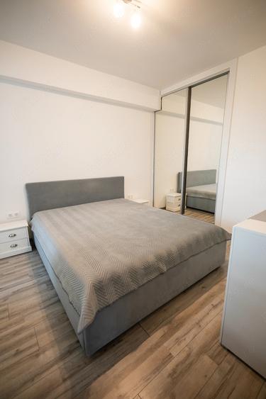 Apartament cu 3 camere decomandat, mobilat în Girocului