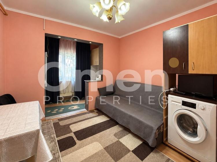 Apartament cu 2 camere semidecomandat, mobilat în Decebal