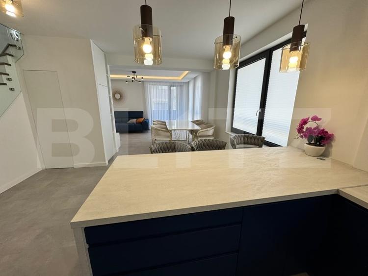 Apartament cu 3 camere decomandat, mobilat în Central