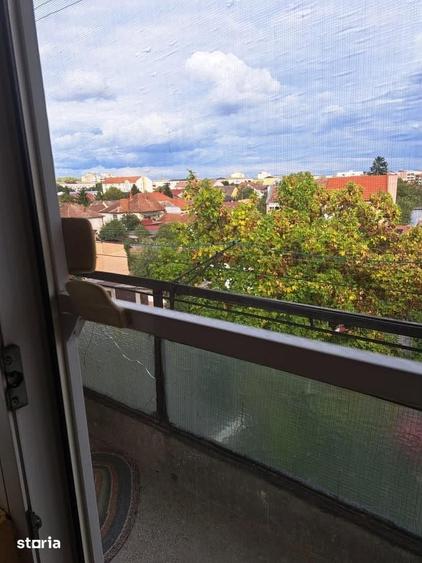 Apartament cu 3 camere decomandat în Carpați 1
