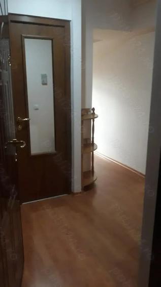 Vand apartament cu o camera, curat, confortabil, zona buna - Piatra neamt - 9