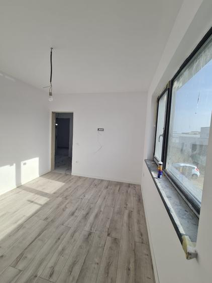 Casă individuală cu 4 camere cu Canalizare în Costi