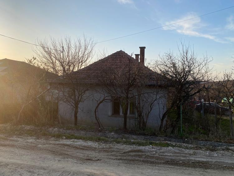 Casa cu teren de vanzare - 2