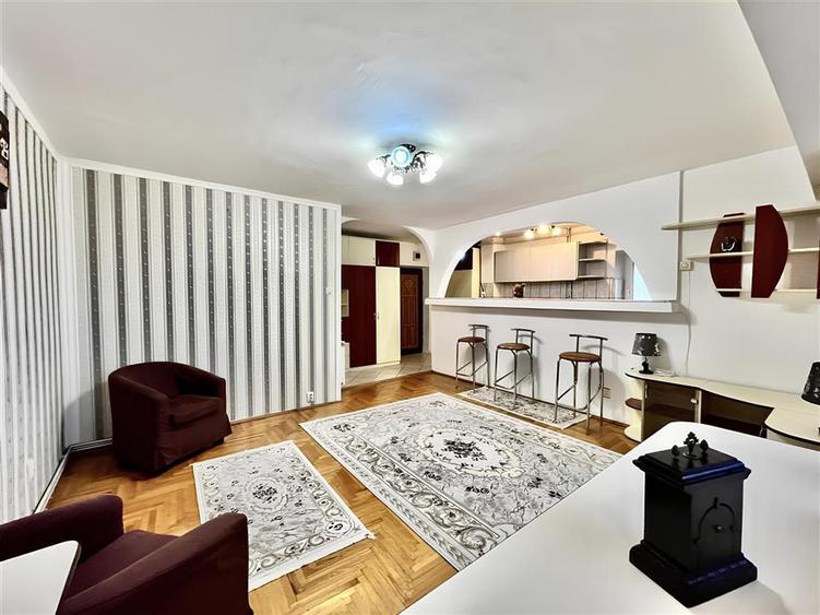 Garsoniera la Etaj Intermediar pe str De Mijloc - 3