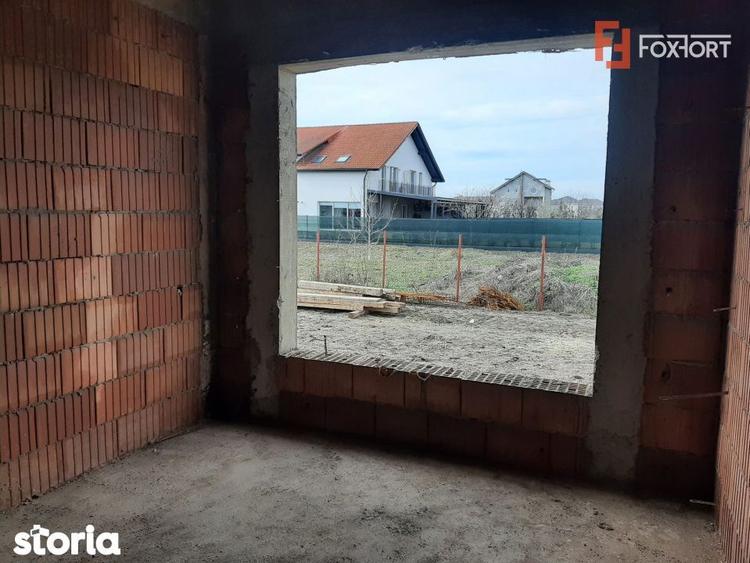 Casă cu 6 camere cu Teren 707 Mp în Ghiroda
