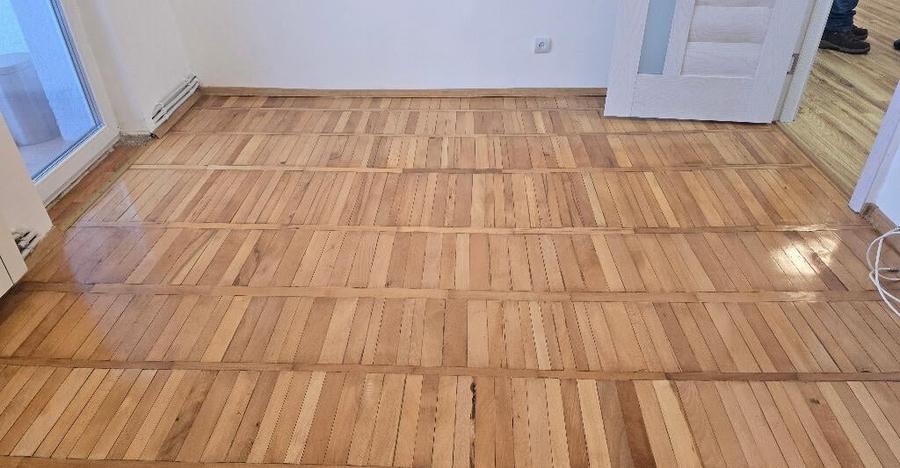 Vand apartament 4 camere decomandat in Deva, zona 22 Decembrie - 6