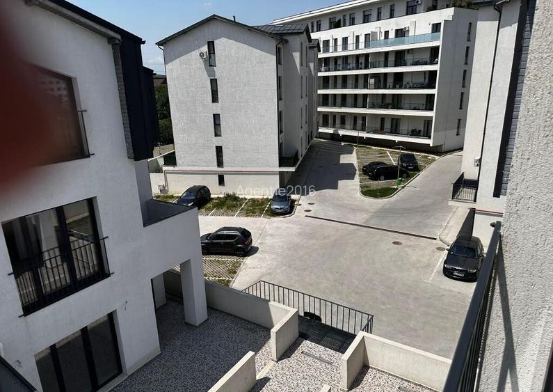 Rosu, Vila- Duplex, P+2. Imobil stil Italienesc!