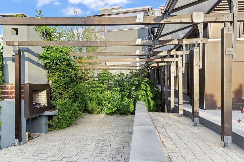 Vila Exclusivistă cu Deschidere la Lac, Piscină și Garaj pentru Barcă în Snagov - 9