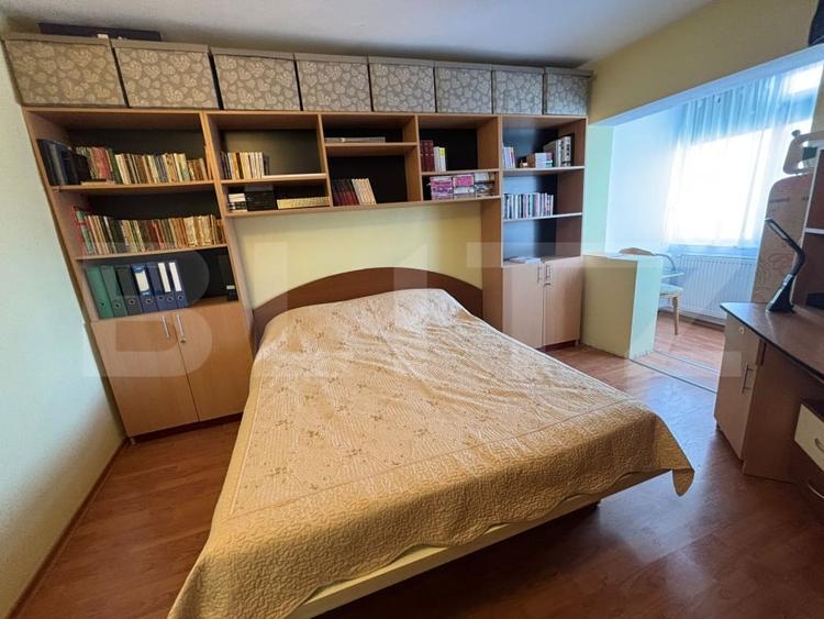Apartament cu 3 camere decomandat, mobilat în Nicolina