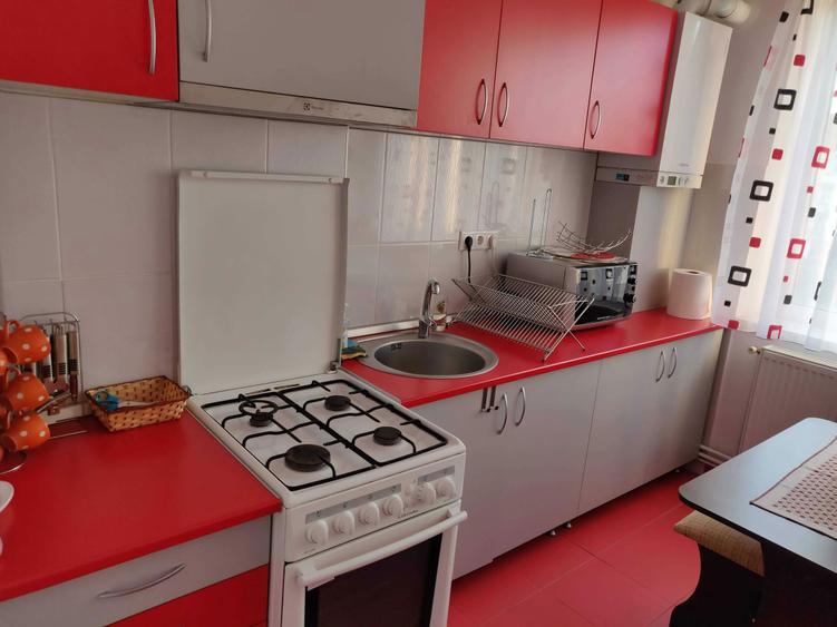 PF inchiriez ap cu 2 camere, mobilat modern, langa The Office - 1