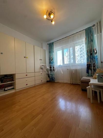 4 camere Dristor decomandat,inst. schimb.,et. 5,an 1987, metrou, 85 mp - 2