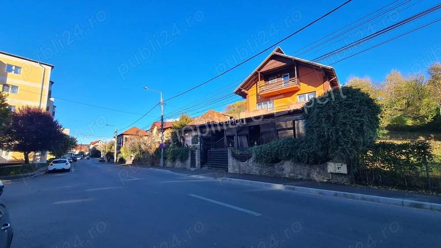 Casa + spa?iu comercial de vanzare in Curtea de Arge?.
