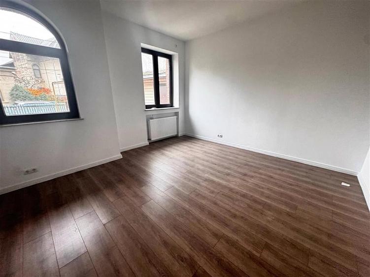 Apartament cu 2 camere, curte 100 mp, garaj si boxa, Zona Bulevardul Independent - 6