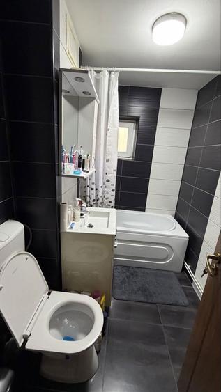 Vand apartament Targu Jiu 2 camere , renovat , mobilat utilat complet - 3