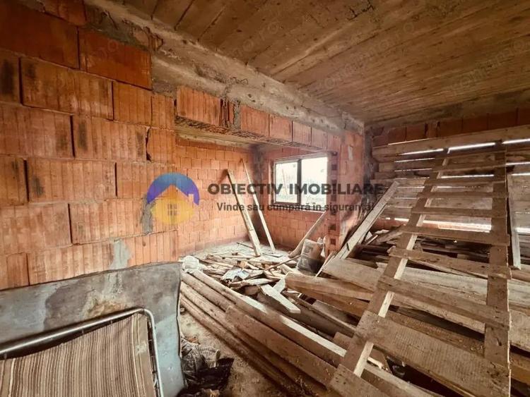 Vila la rosu + teren 500 mp de vanzare Zona Fermelor - 4