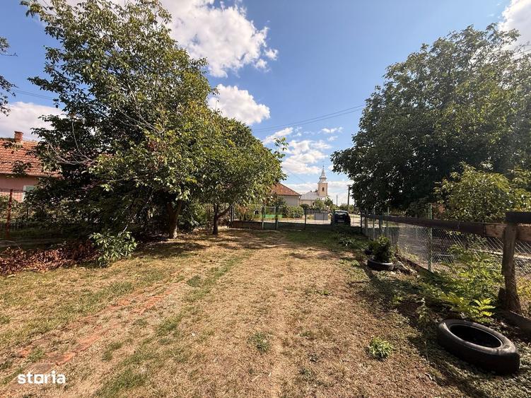 Casă cu 2 camere cu Teren 2232 Mp în Doba