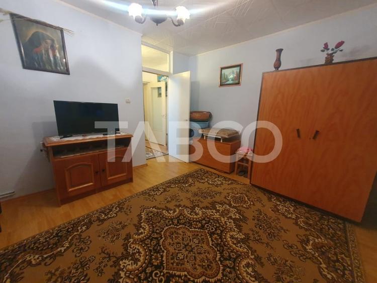 Apartament 2 camere etaj 2  semidecomandat 52 mp utili zona Campului - 3