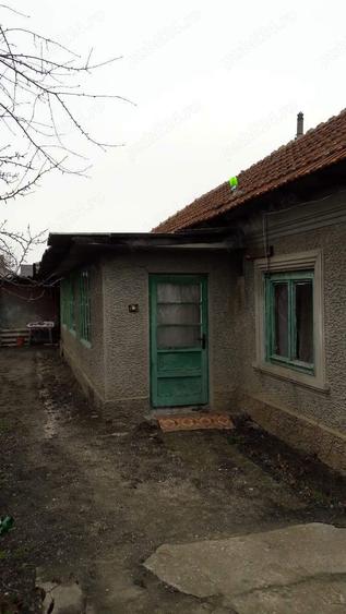 Casa batraneasca de vanzare - 1