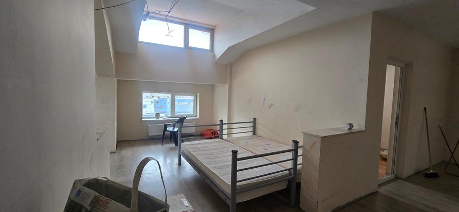 Spatiu comercial cu multiple destinatii - 10