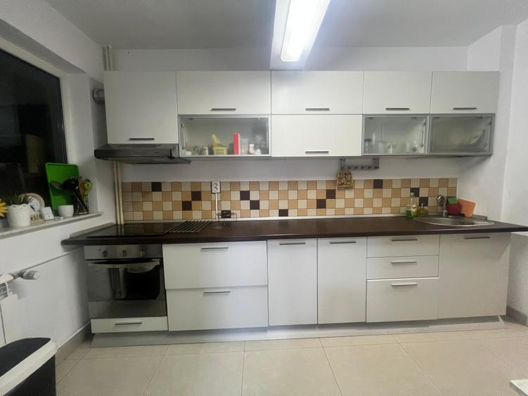 Centru apartament 3 camere renovat etajul 1 vedere stradala - 5