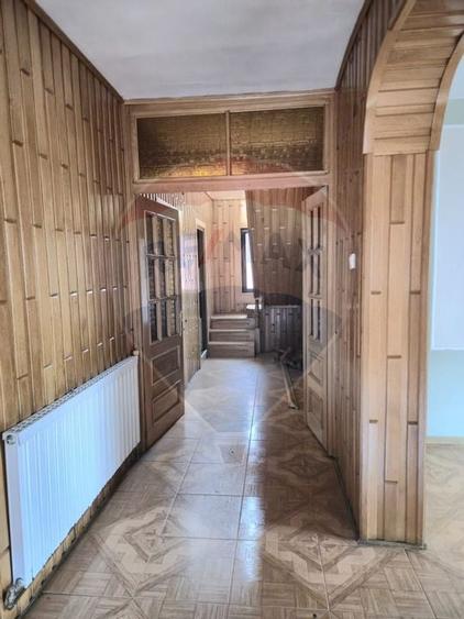 Casă / Vilă cu 7 camere de vânzare - 13