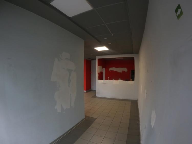 Spatiu Comercial Premium in Centru – Fatada din Sticla - 7