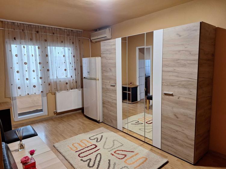 Garsoniera CF 1, 37 mp cu Balcon, Amenajata si Mobilata in Confectii, sunt PROPRIETAR, FARA COMISION - 8