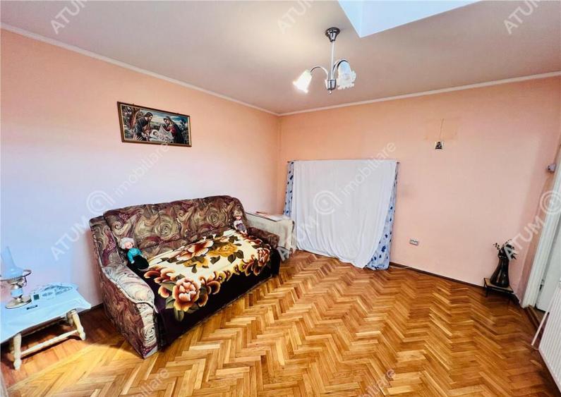 Casa de 3 camere cu pivnita si teren situata in zona Lupeni - 2