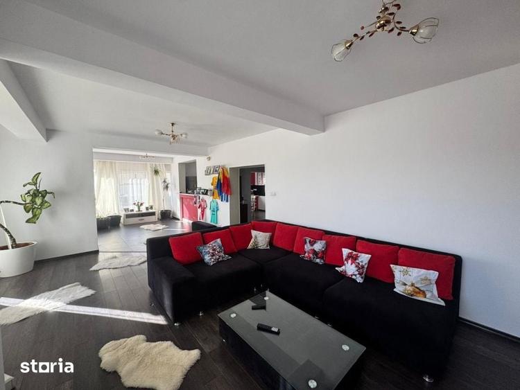 Casă cu 7 camere cu Teren 960 Mp în Pielești