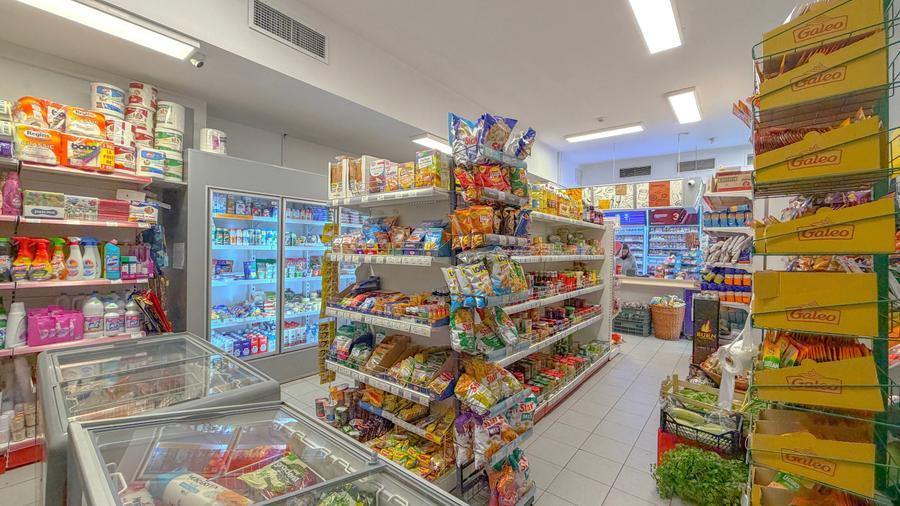 Spatiu comercial, pretabil magazin alimentar, locuri de parcare, Astra-Racadau - 3