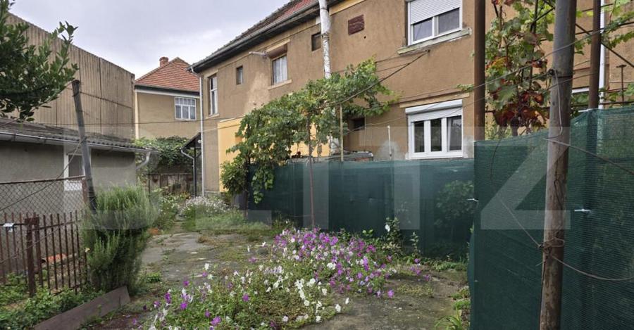 Casa de vanzare cu 2 camere, 77 mp, zona Botizului - 1