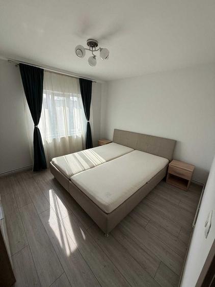 Apartament cu 3 camere decomandat în Soarelui