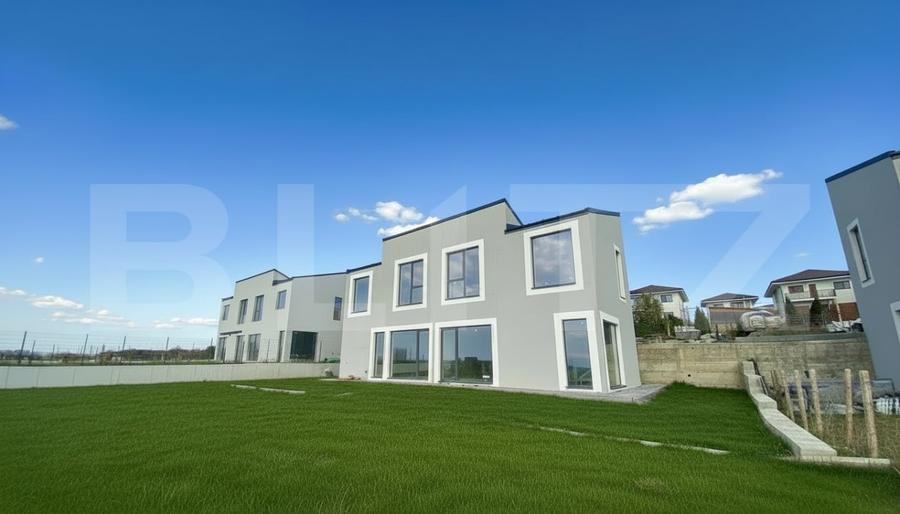 Casa pe calcan cu priveliste deschisa si compartimentare deosebita - 15