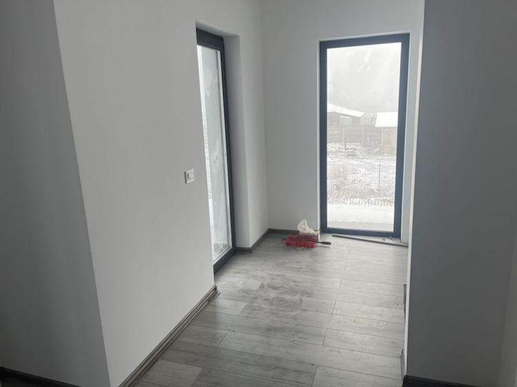 Sacalaz individuala P+E,Terasa,balcon,2 bai,5 camere,2 F.s - 15